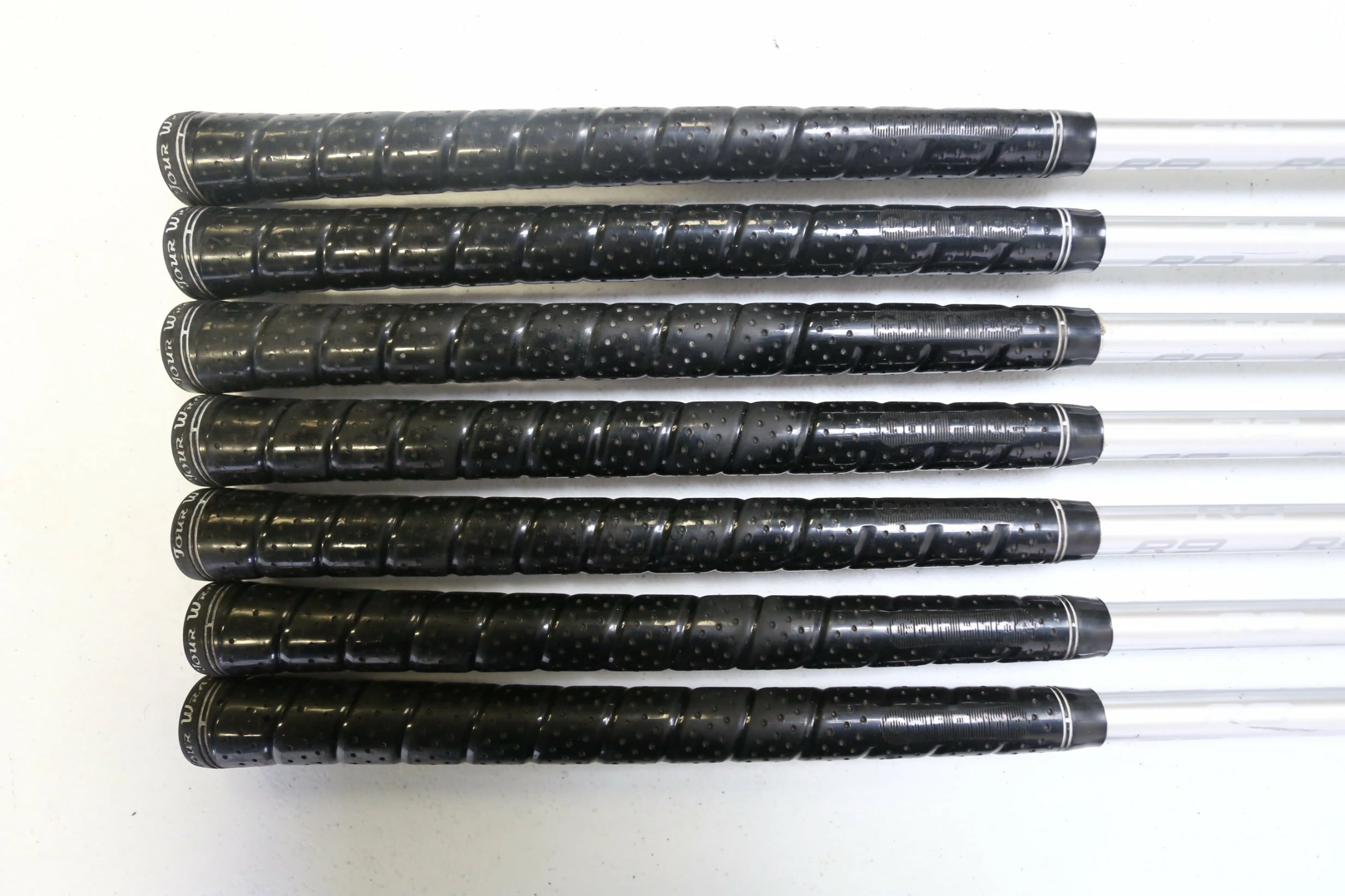 TaylorMade R9 5-6, 8-SW Iron Set RH -0.25 In Fujikura Graphite Shafts Stiff Flex 10 TaylorMade R9 5-6, 8-SW Iron Set RH -0.25 In Fujikura Graphite Shafts Stiff Flex - Image 8