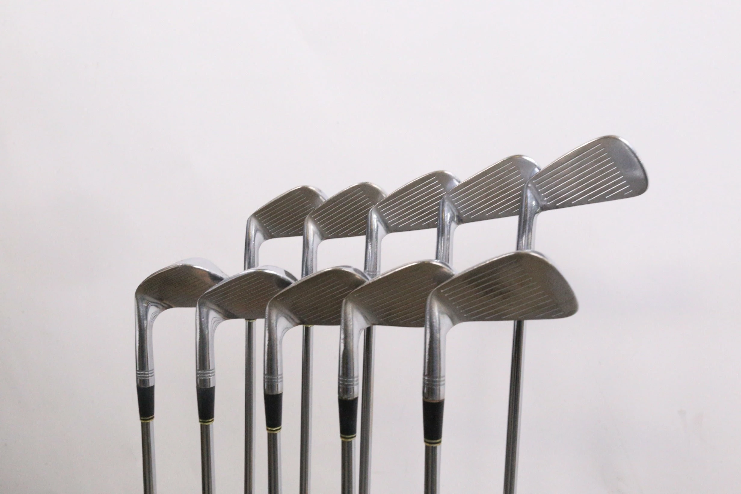 Wilson STAFF TOUR BLADE 2-PW, SW Iron Set RH -0.5 In Steel Shaft Stiff Flex 5 Wilson STAFF TOUR BLADE 2-PW, SW Iron Set RH -0.5 In Steel Shaft Stiff Flex - Image 3