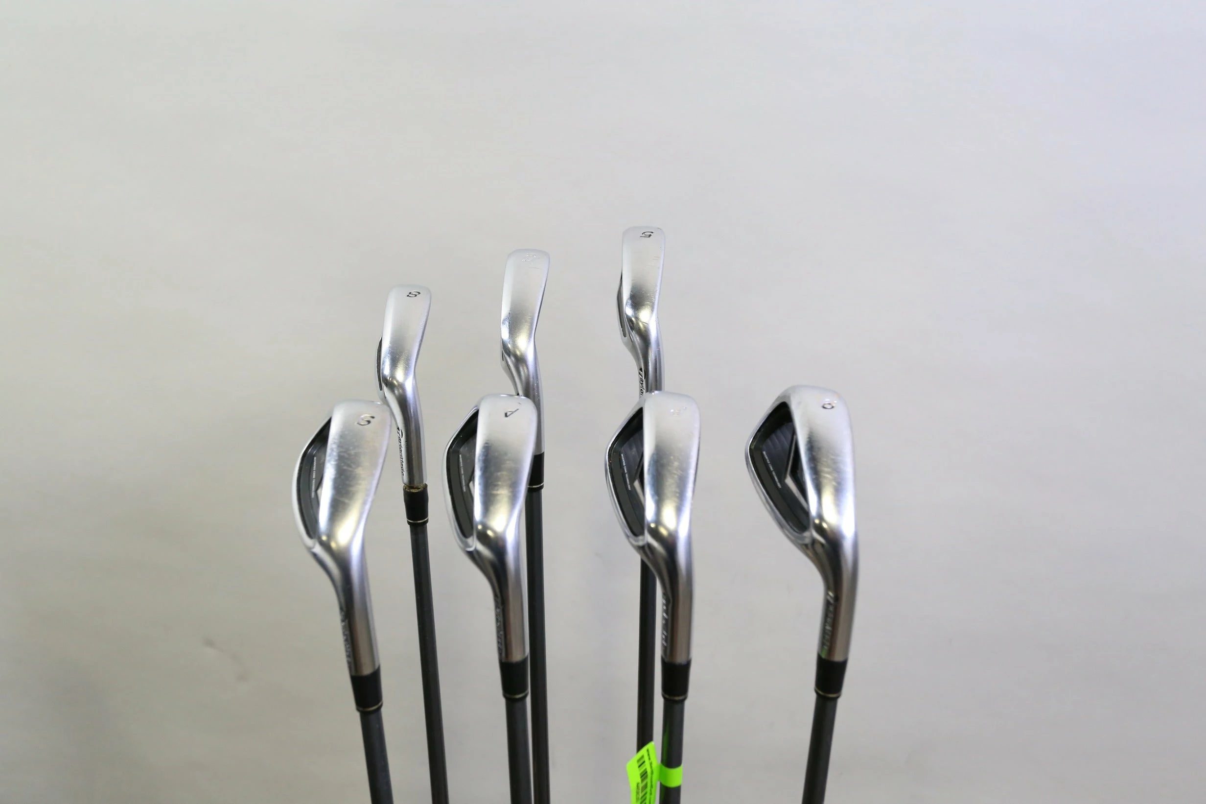 TaylorMade R9 5-6, 8-SW Iron Set RH -0.25 In Fujikura Graphite Shafts Stiff Flex 6 TaylorMade R9 5-6, 8-SW Iron Set RH -0.25 In Fujikura Graphite Shafts Stiff Flex - Image 4