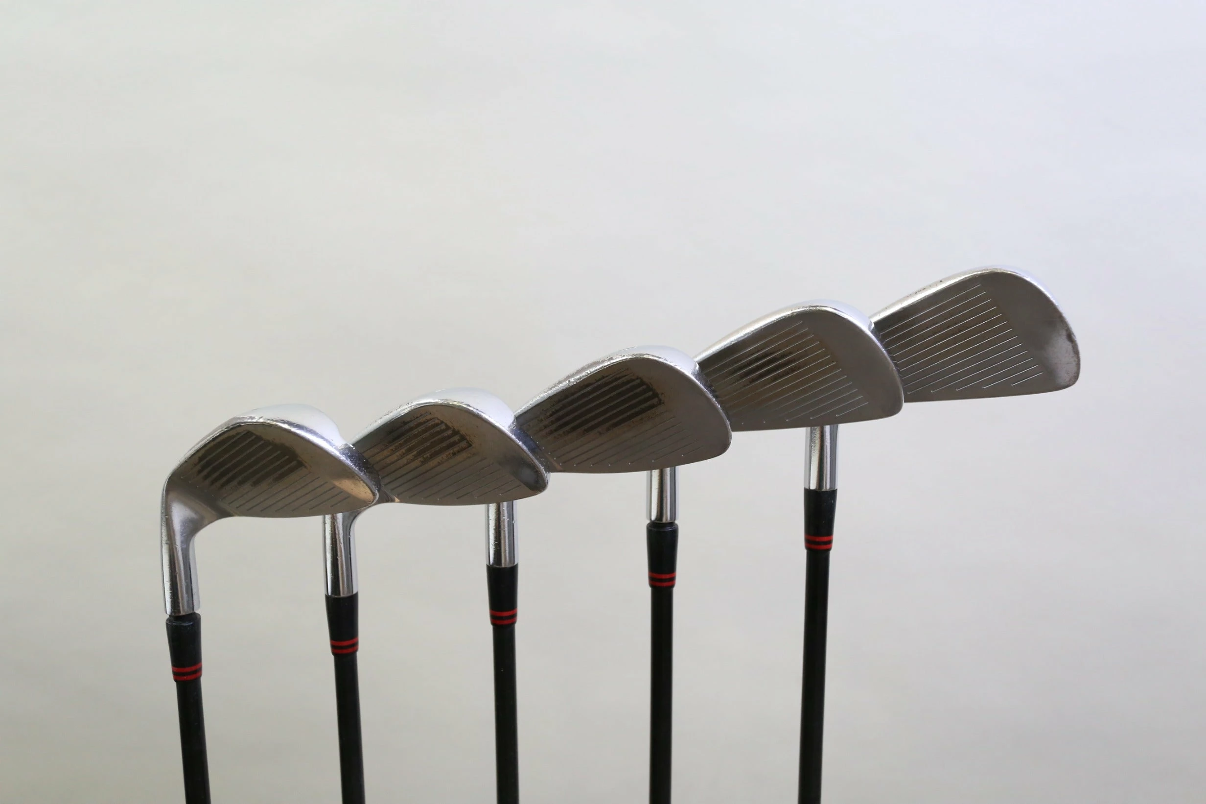 Ben Hogan Apex Edge 6-9, EW Iron Set RH Ben Hogan Apex Graphite Shafts Stiff 4 Ben Hogan Apex Edge 6-9, EW Iron Set RH Ben Hogan Apex Graphite Shafts Stiff - Image 2