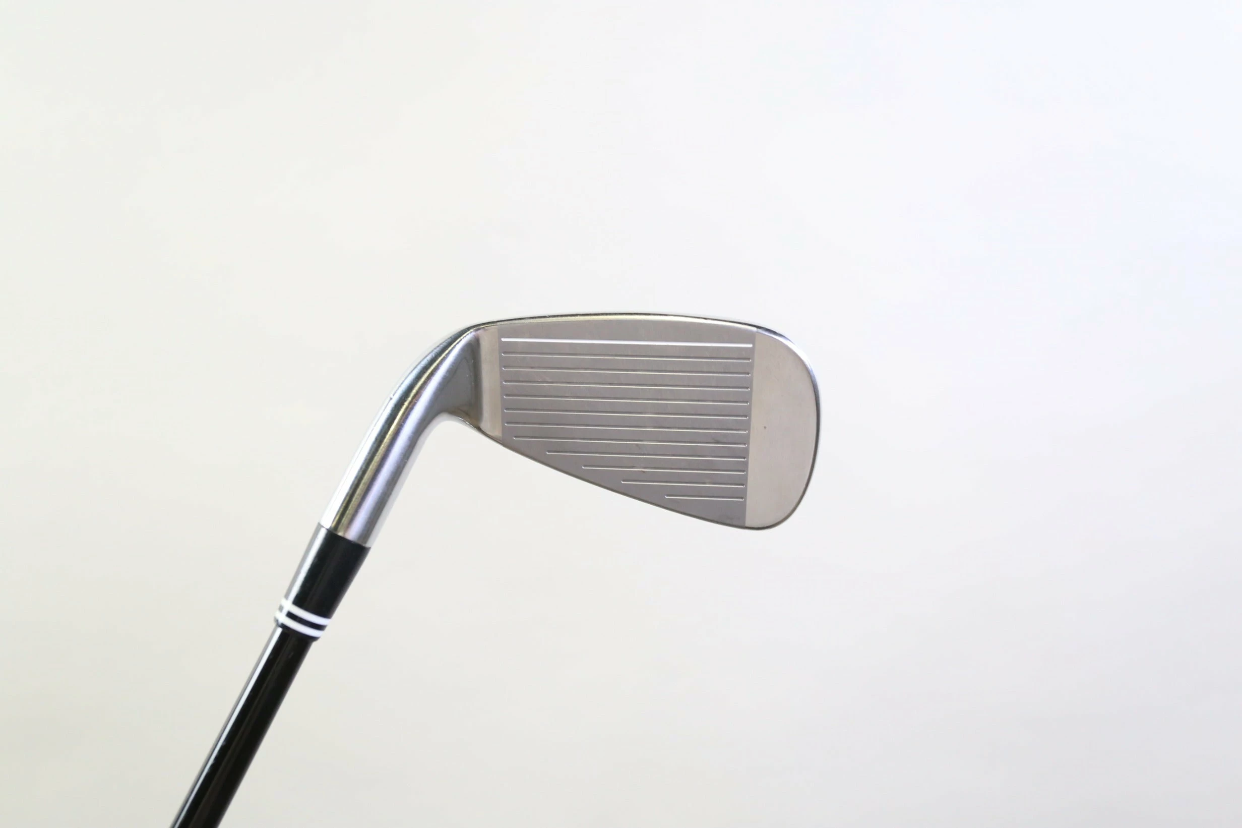 Cleveland 588 MT 6-PW-DW Iron Set RH -0.25 In Action UltraLite Graphite Seniors 8 Cleveland 588 MT 6-PW-DW Iron Set RH -0.25 In Action UltraLite Graphite Seniors - Image 6