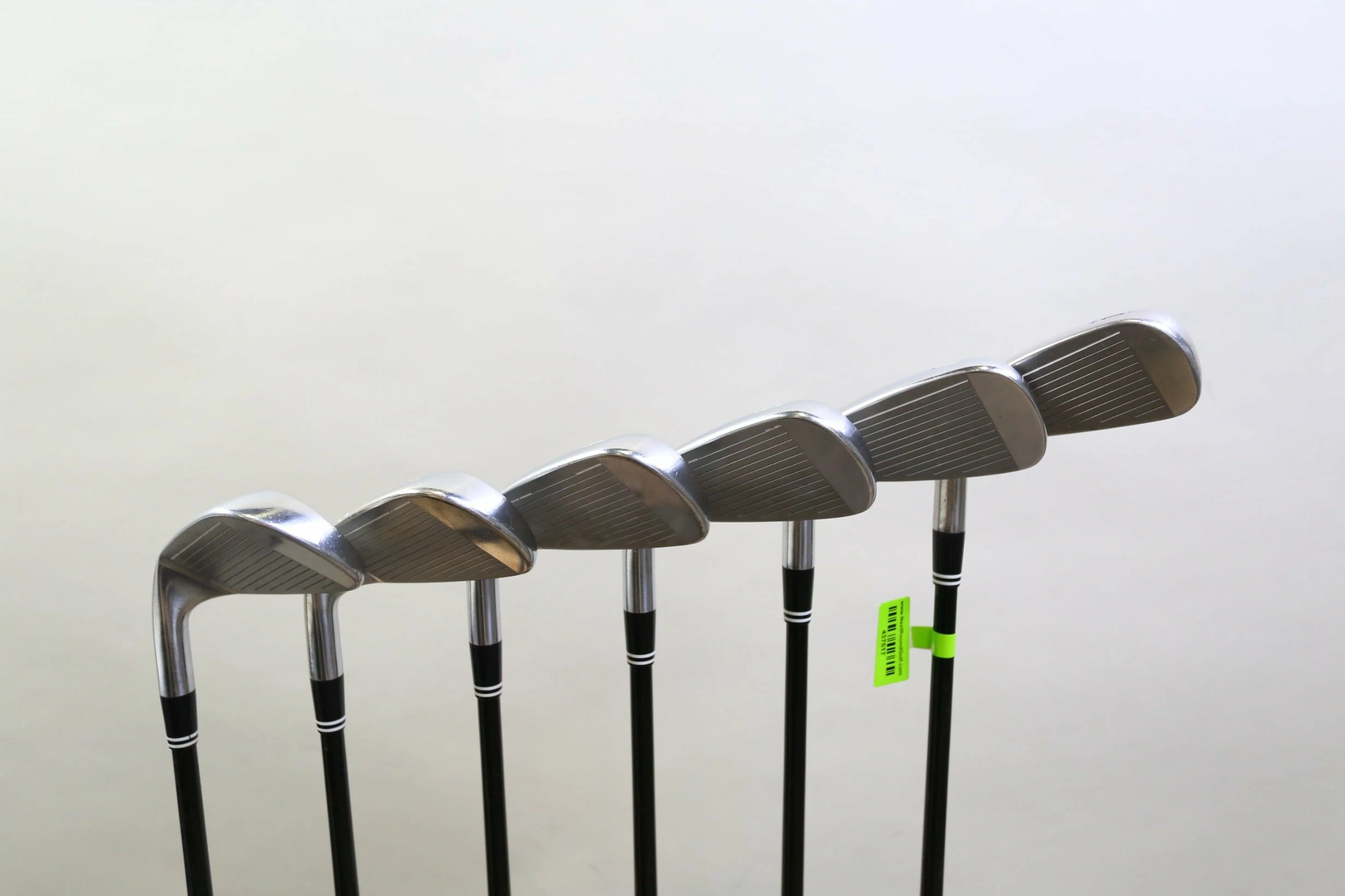 Cleveland 588 MT 6-PW-DW Iron Set RH -0.25 In Action UltraLite Graphite Seniors 4 Cleveland 588 MT 6-PW-DW Iron Set RH -0.25 In Action UltraLite Graphite Seniors - Image 2