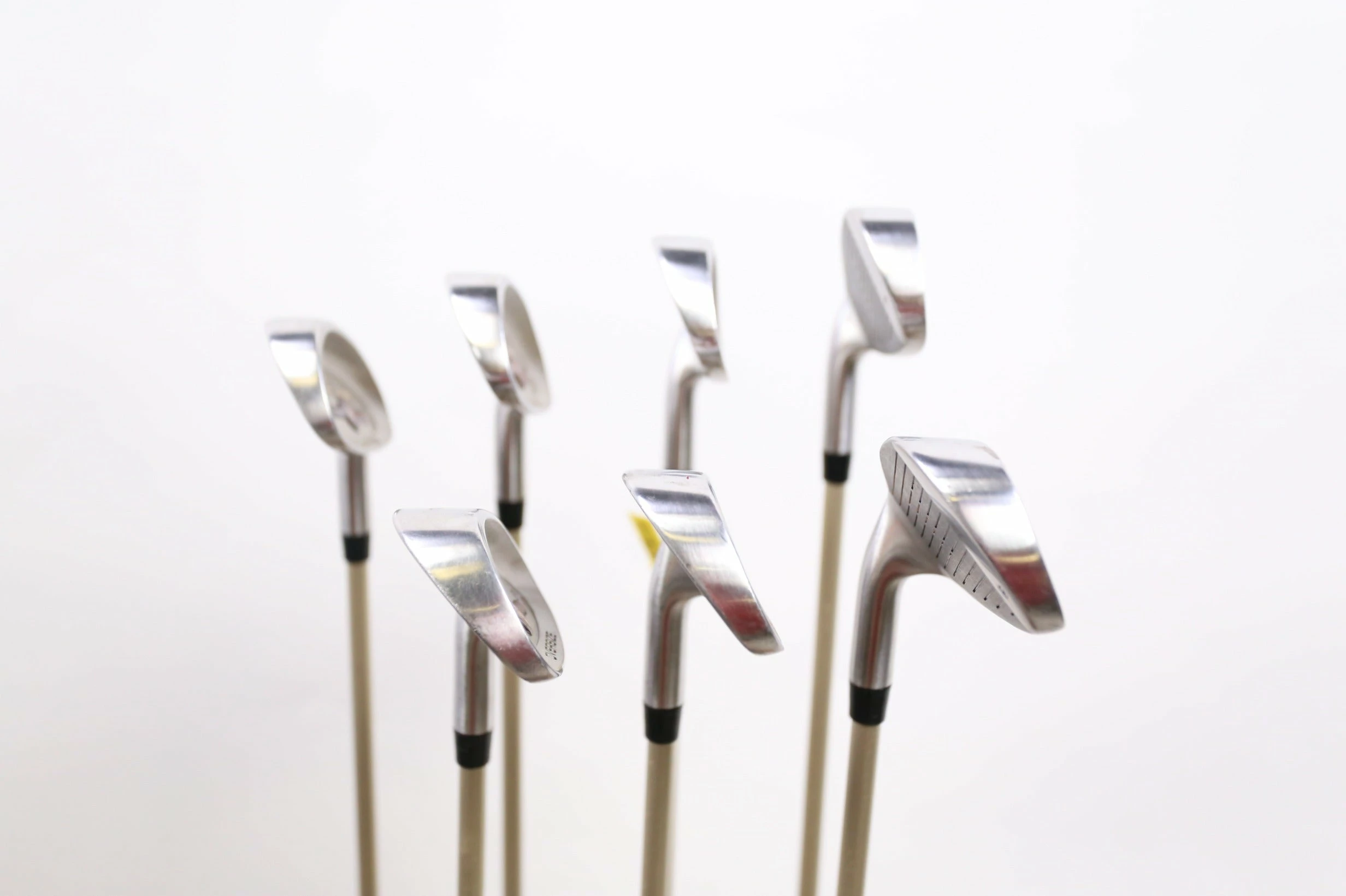 Wilson Pro Staff WD Oversize 4-PW Iron Set RH -0.5 In Graphite Shafts Ladies 5 Wilson Pro Staff WD Oversize 4-PW Iron Set RH -0.5 In Graphite Shafts Ladies - Image 3