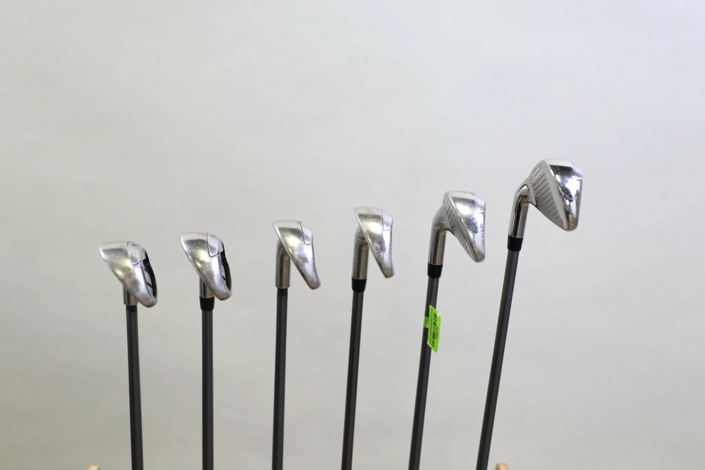 Callaway RAZR X 4, 6-PW Iron Set RH Graphite Shaft Womens Flex 5 Callaway RAZR X 4, 6-PW Iron Set RH Graphite Shaft Womens Flex - Image 3